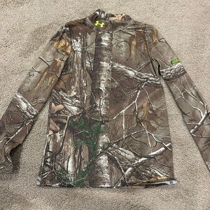 Under Armour Youth Large ColdGear Compression shirt